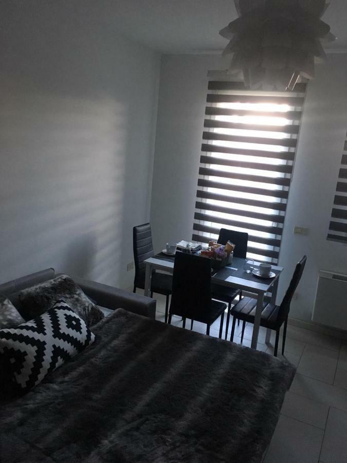 My Home Apartment Mira Exterior photo